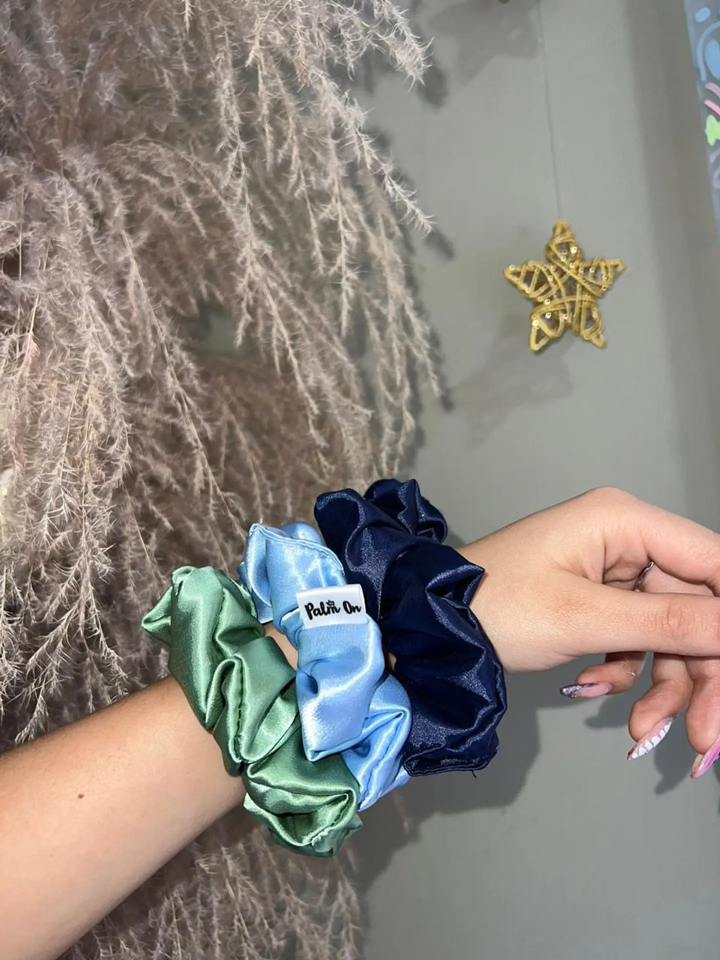 Scrunchies satín x3 unidades tamaño mini 3