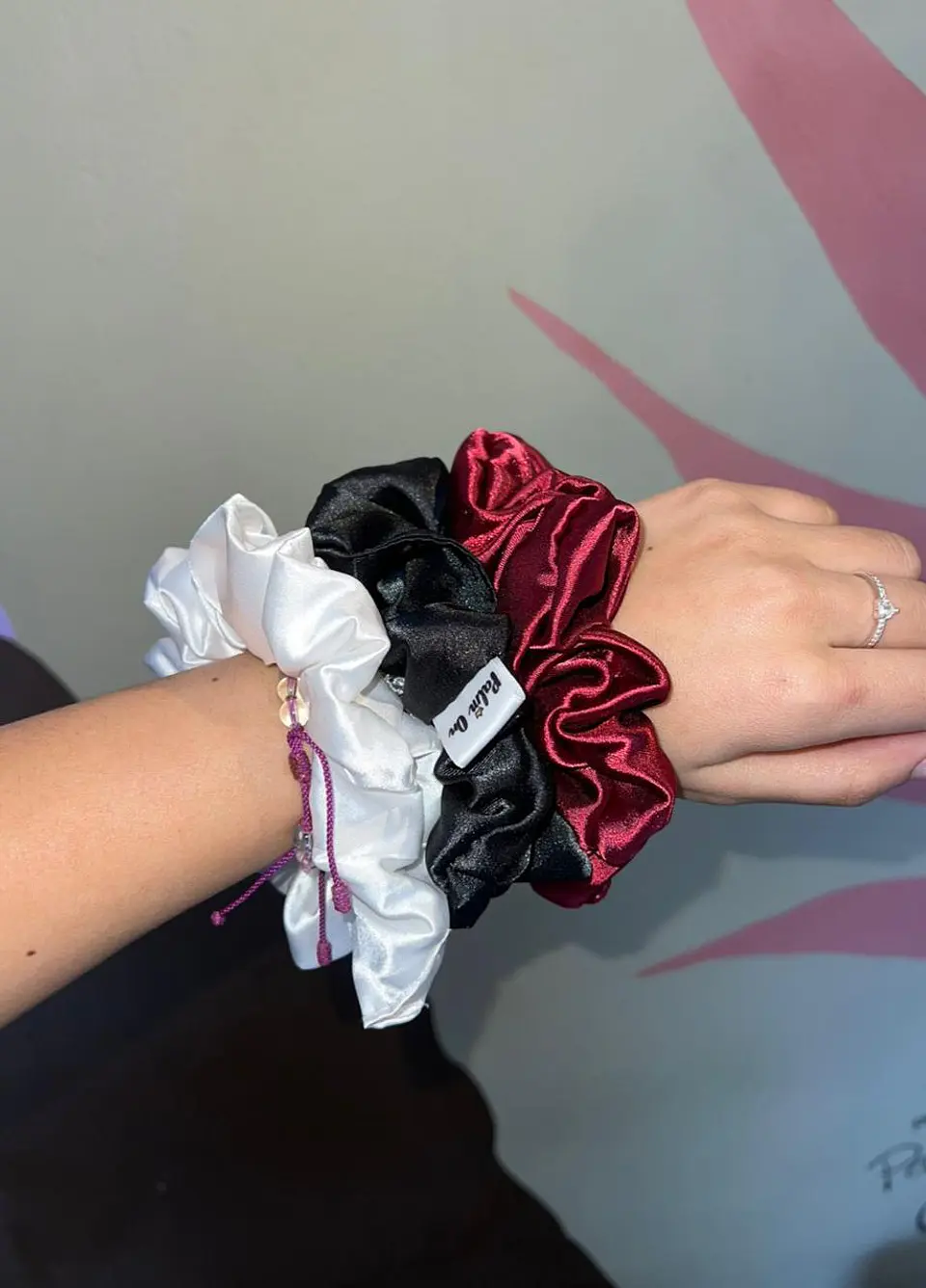 Scrunchies satín x3 unidades tamaño mini 5