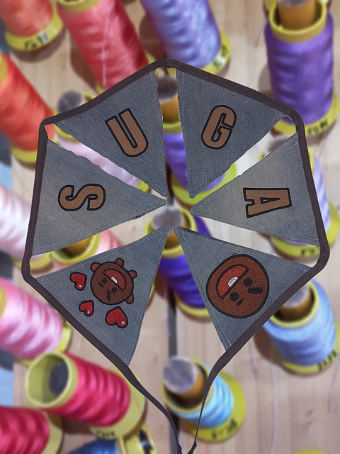 Banderín BTS suga