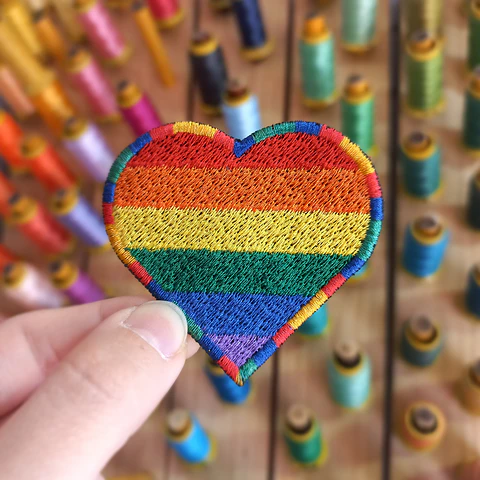 Lgbtq+ corazón 02