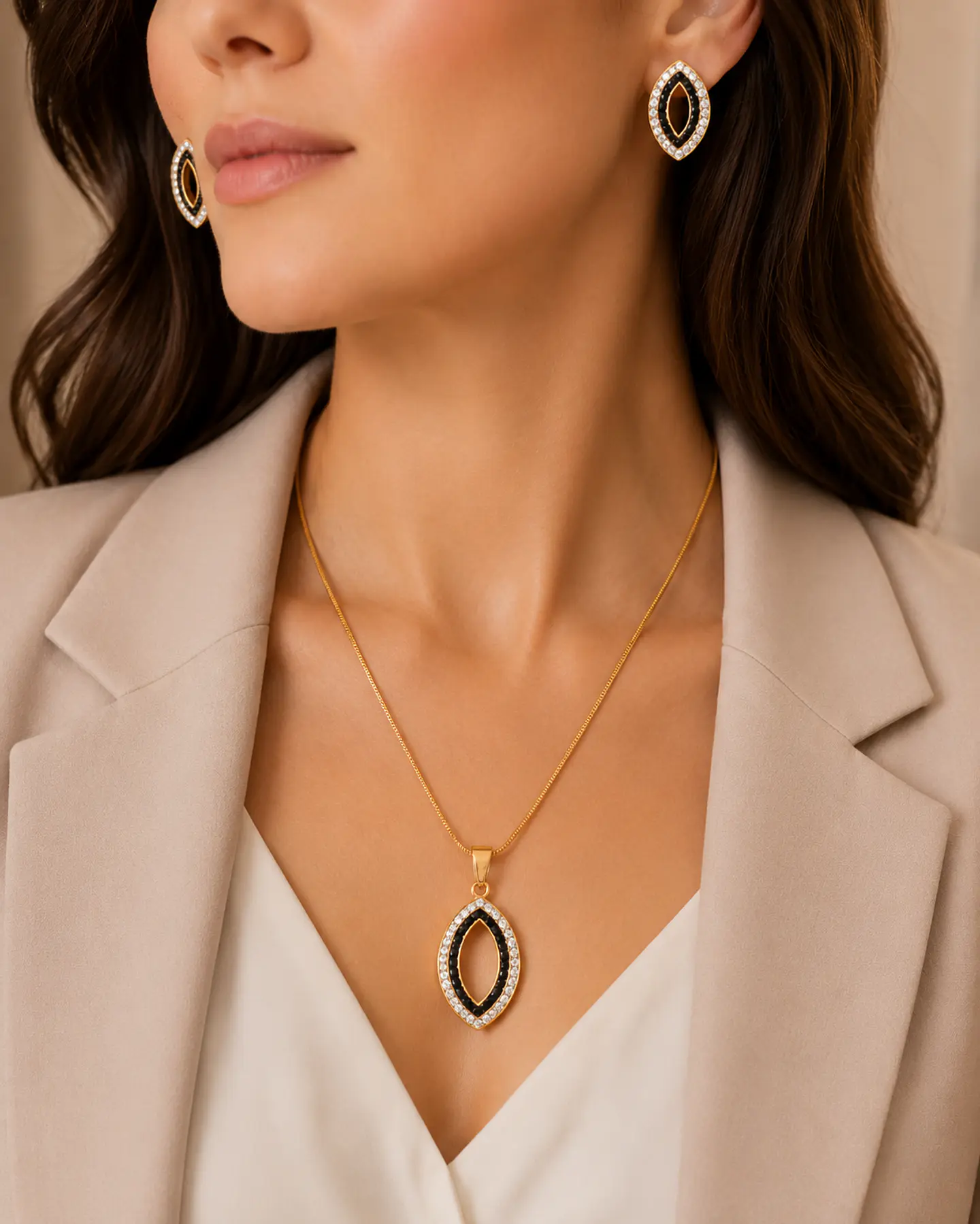 Set Collar + Aros Dorado y Negro 3