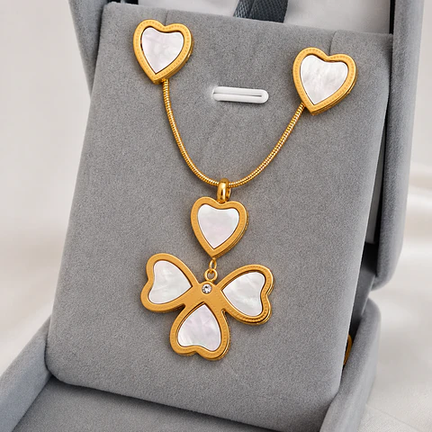 Set Collar + Aros Corazones