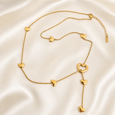 Collar Corazones Dorado