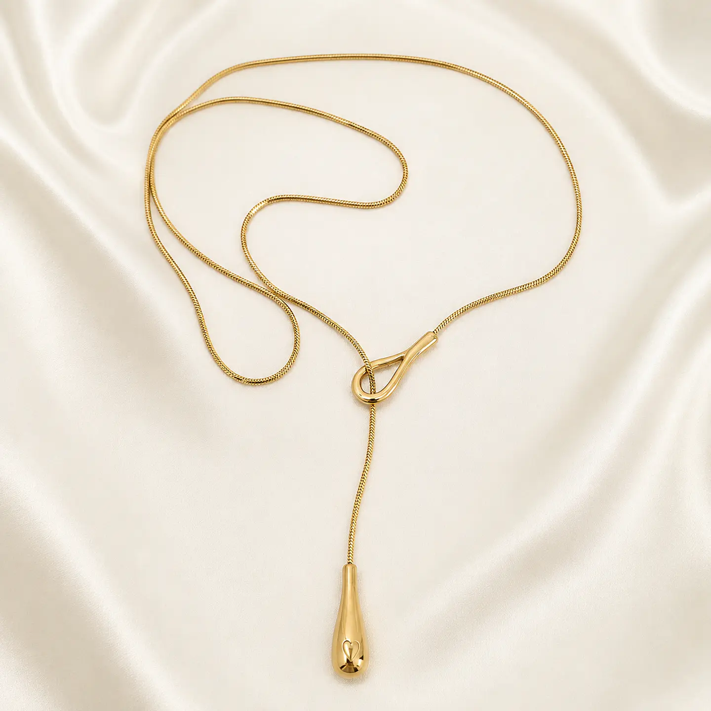 Collar Dorado Tipo Lazo 1