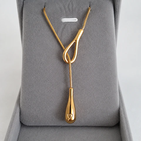 Collar Dorado Tipo Lazo