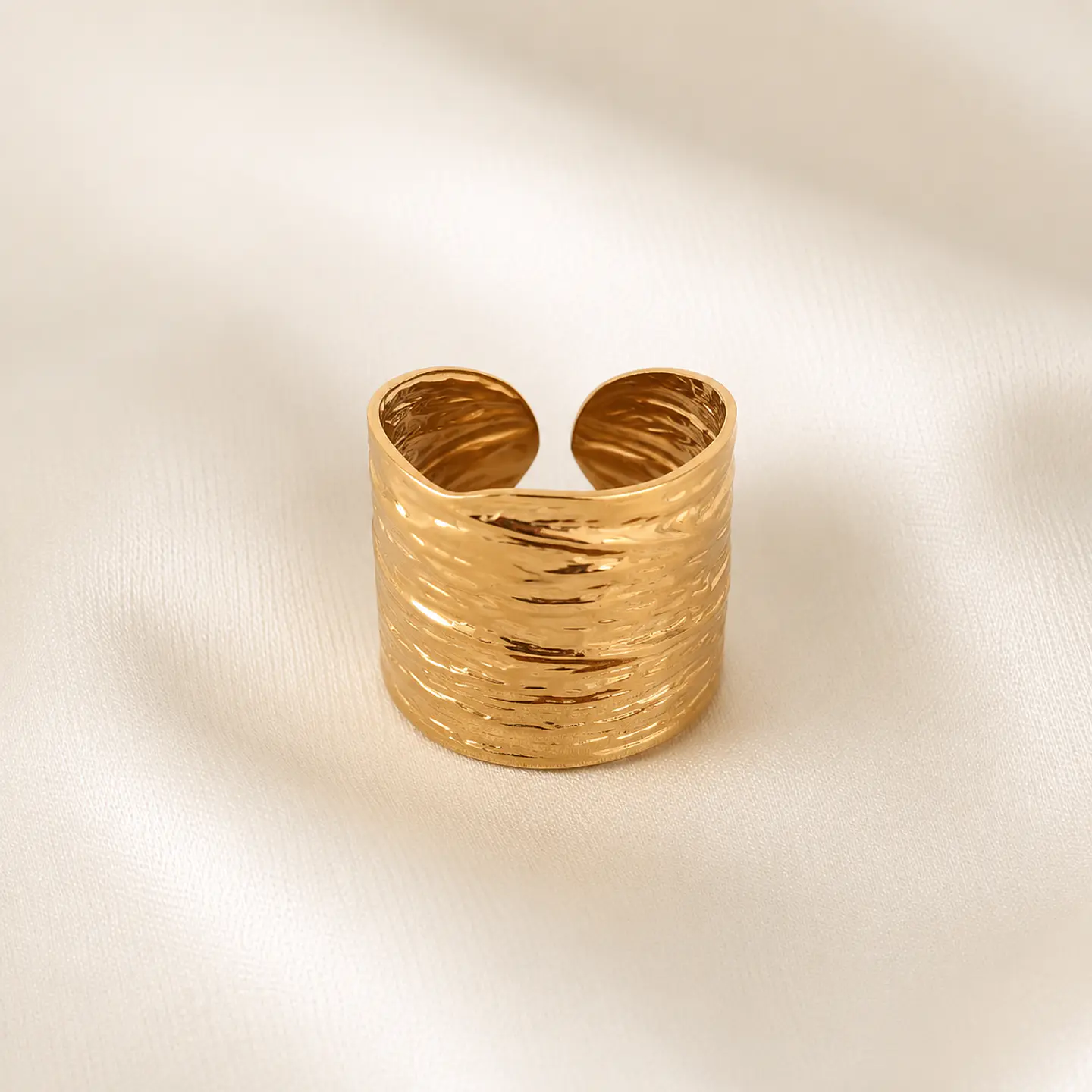 Anillo Dorado Textura Orgánica Ajustable 1