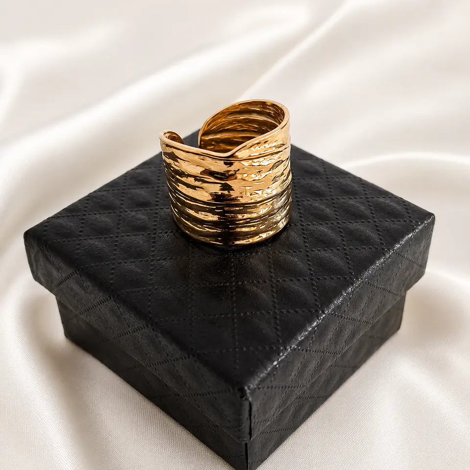 Anillo Dorado Textura Orgánica Ajustable 2