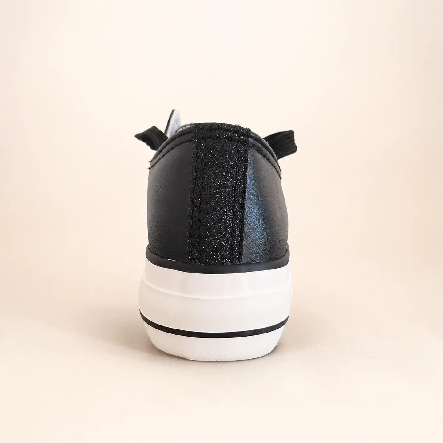 Zapatilla Urbana Negra con Brillos 5