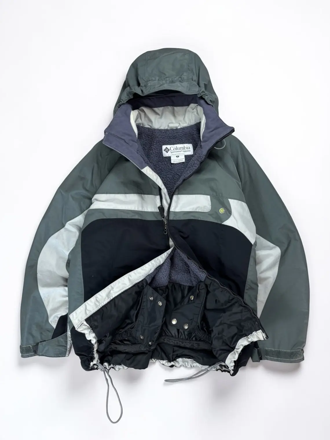 Chaqueta Tipo parka de nueve acolchada, impermeable.  Columbia  Gris/negro  2