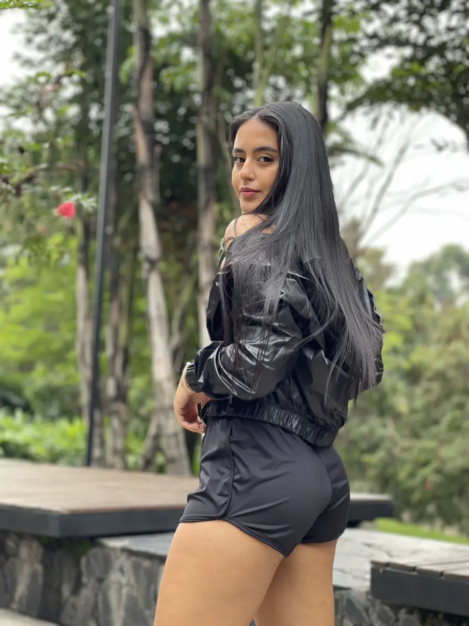 Pantaloneta negra lisa  2