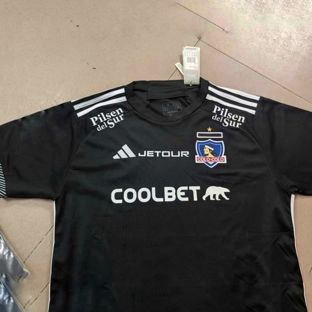 Camiseta  C.  S.  D.  Colo Colo  Hombre Visita  2024 Talla 