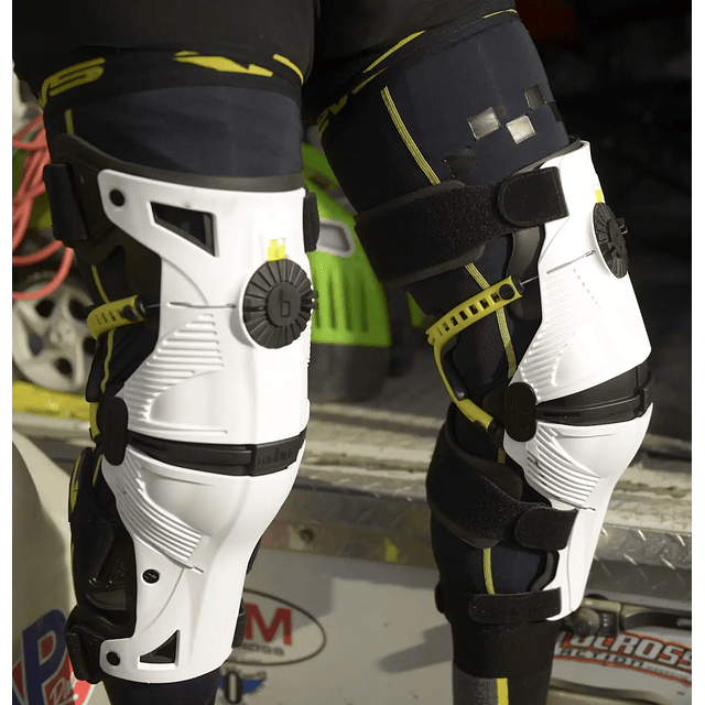 Rodillera ortopédica Mobius X8 Knee Brace 