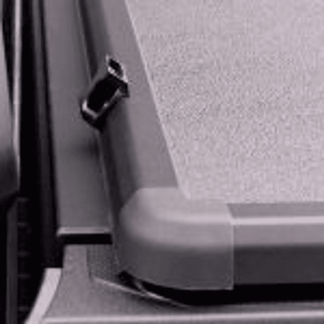 CAPOTA RIGIDA TRIFOLD DODGE RAM 1500 CON RAMBOX 5.5 PIES 2007/2021 - MODELO NUEVO (2019 EN ADELANTE) Y ANTERIOR (2012/2018) - INCLUYE 2 LUCES LED INTERIORES