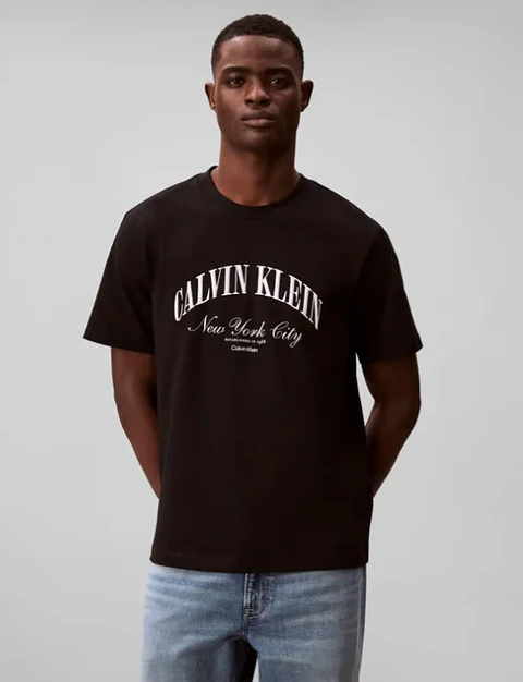 Playera Color Negro Graphic Seasonal De Hombre Calvin Klein
