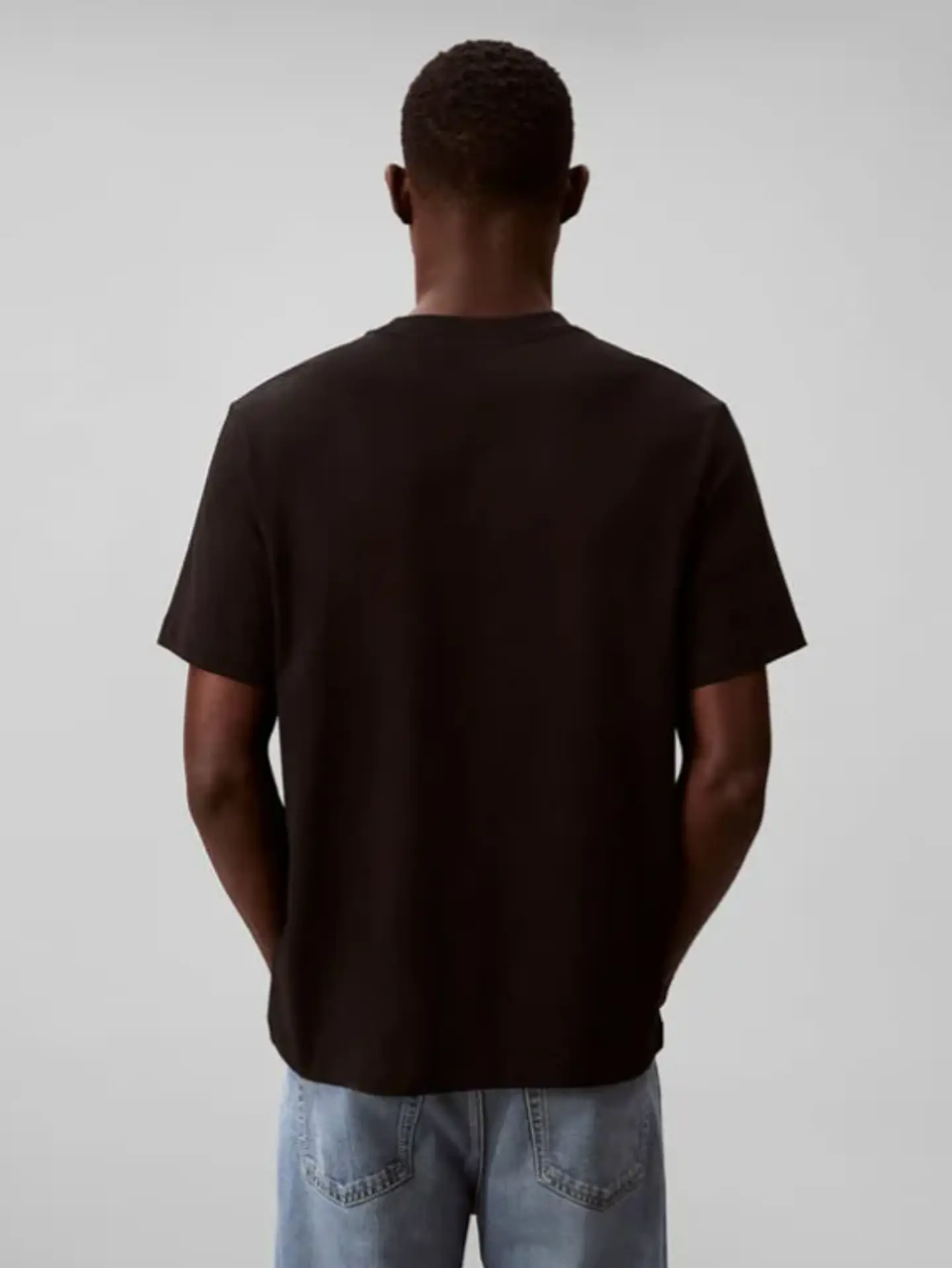 Playera Color Negro Graphic Seasonal De Hombre Calvin Klein 2