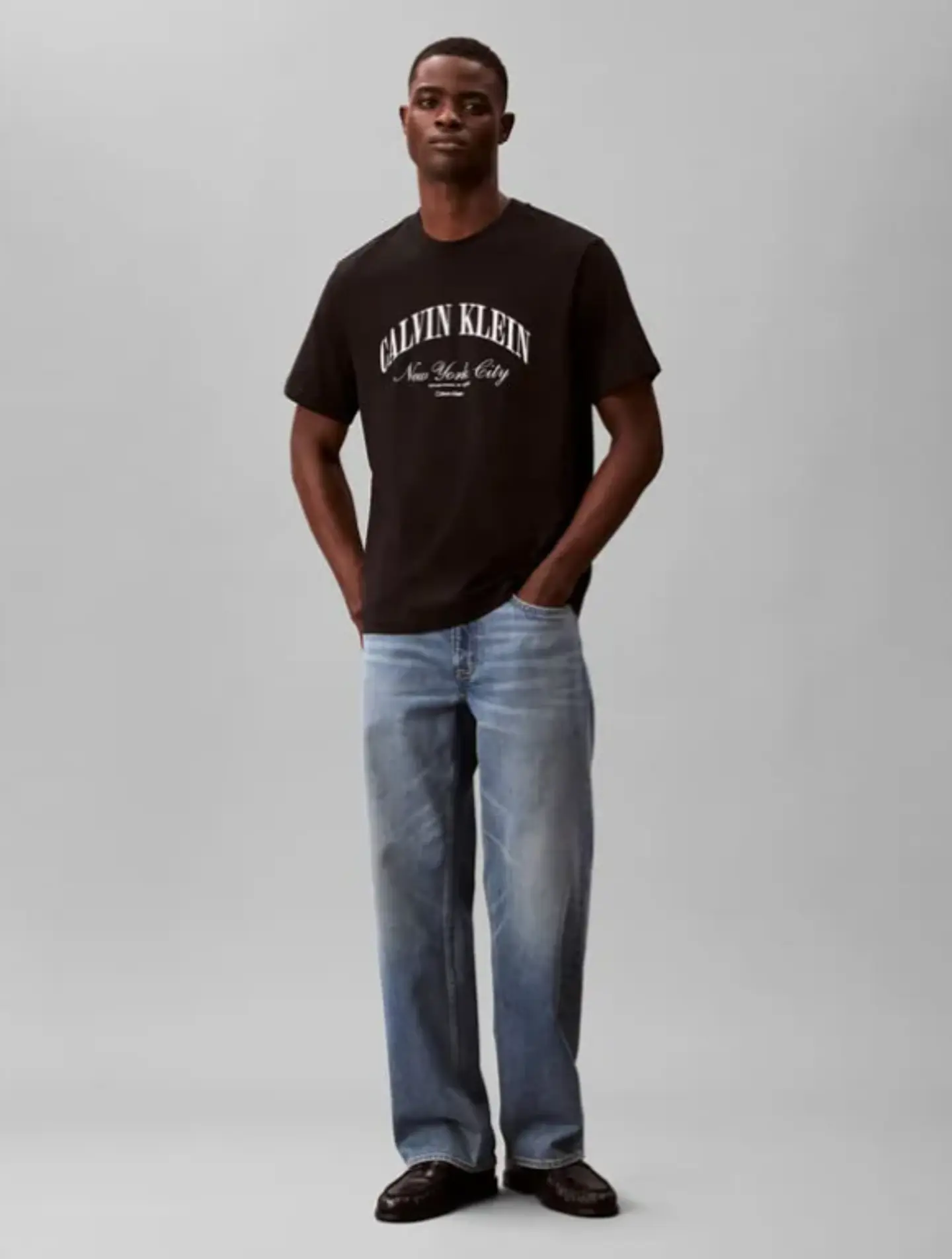 Playera Color Negro Graphic Seasonal De Hombre Calvin Klein 5