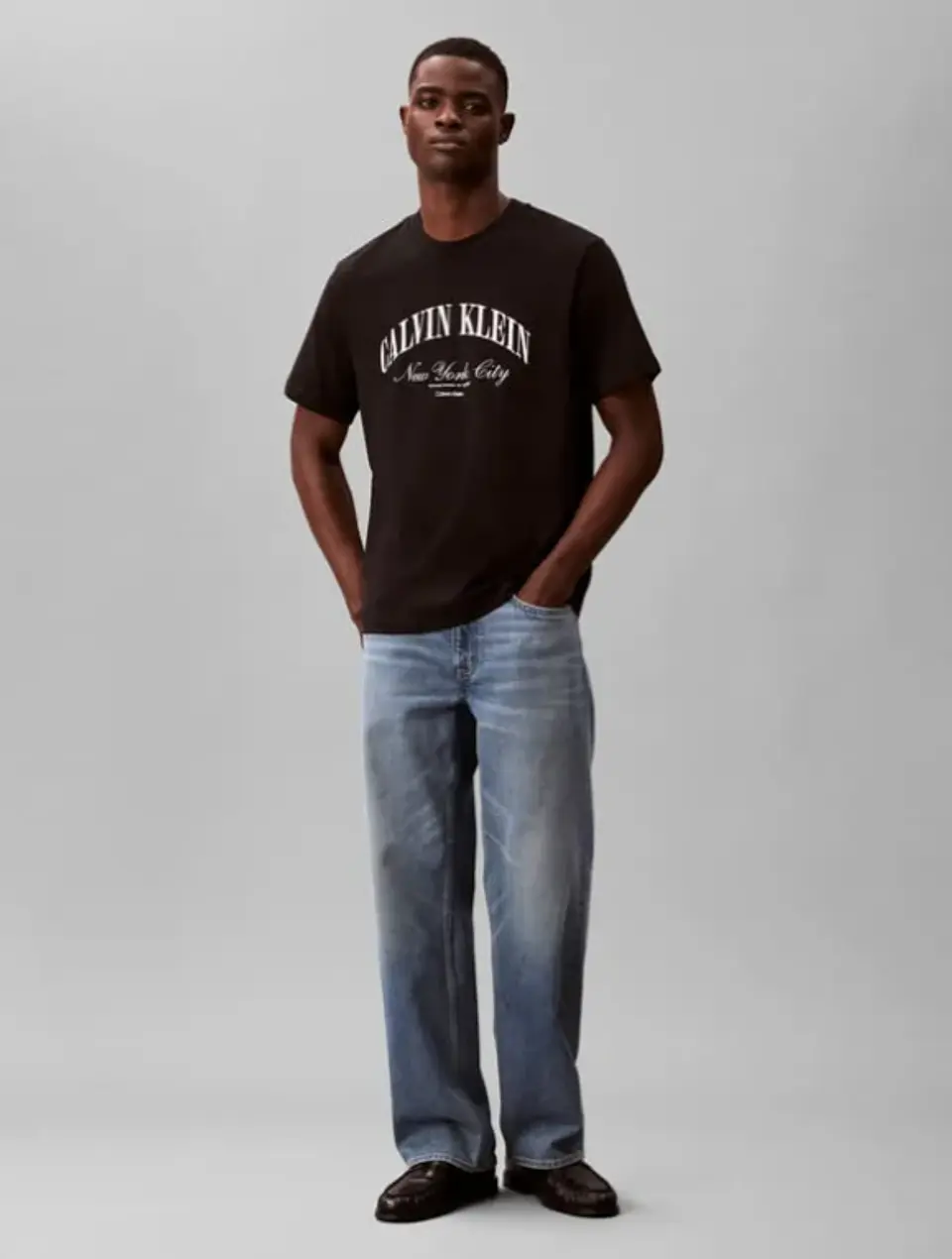 Playera Color Negro Graphic Seasonal De Hombre Calvin Klein 5
