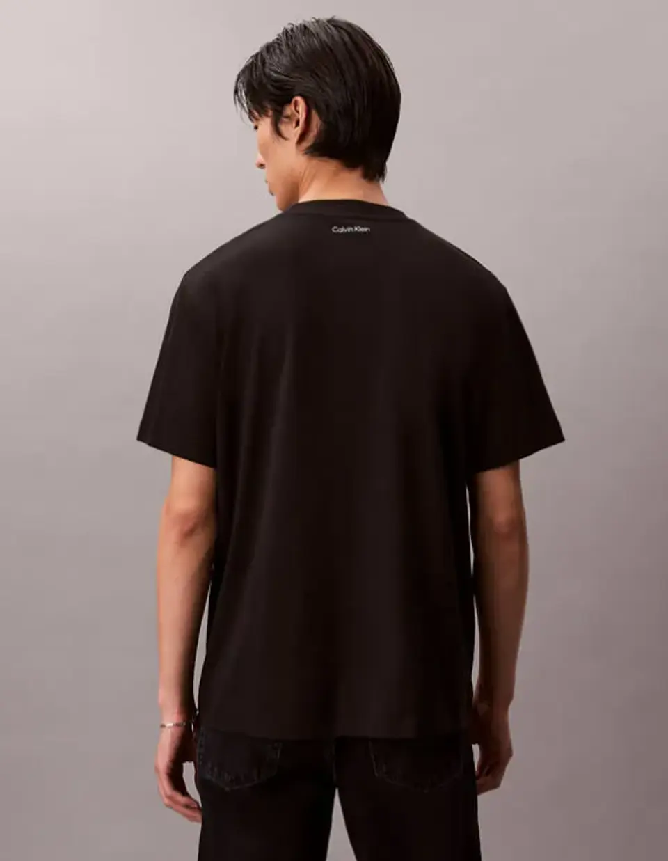 Playera Negra Graphic Seasonal De Hombre Calvin Klein 2