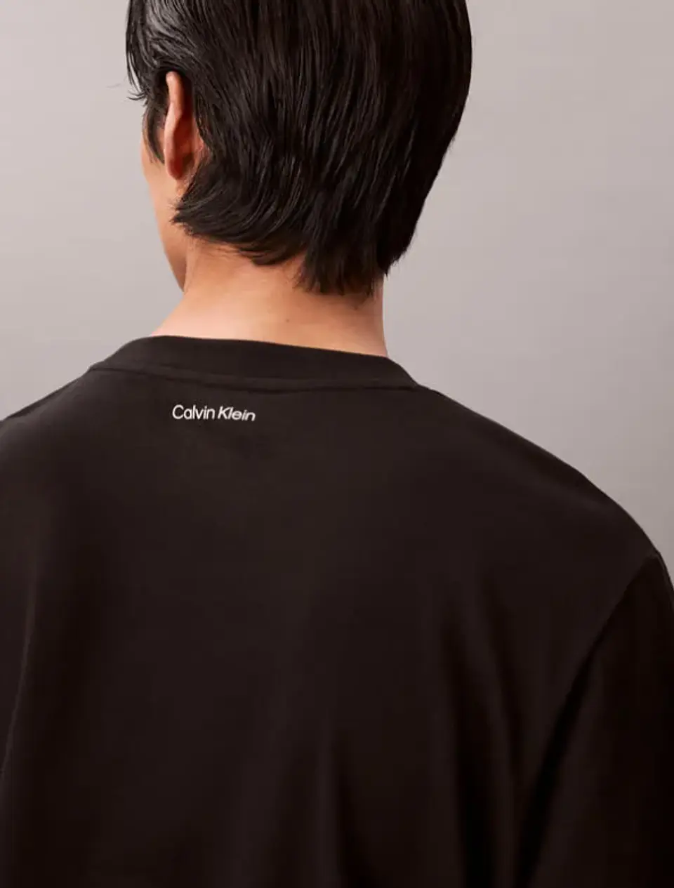 Playera Negra Graphic Seasonal De Hombre Calvin Klein 4