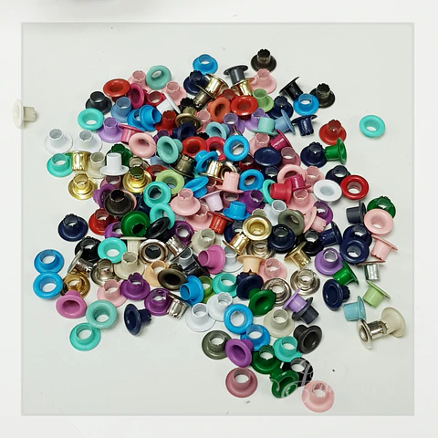 Ojetillos 4mm Mix colores para Crop a Dile de WR