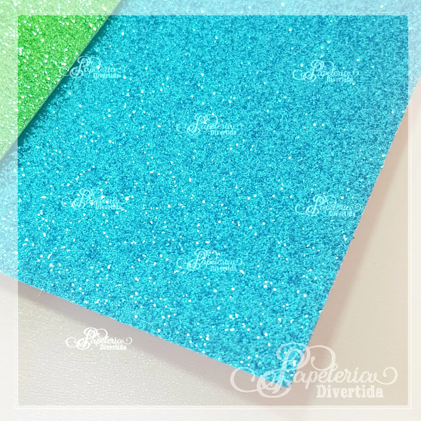 Cartulina Glitter 250grs 30x30 cm 4
