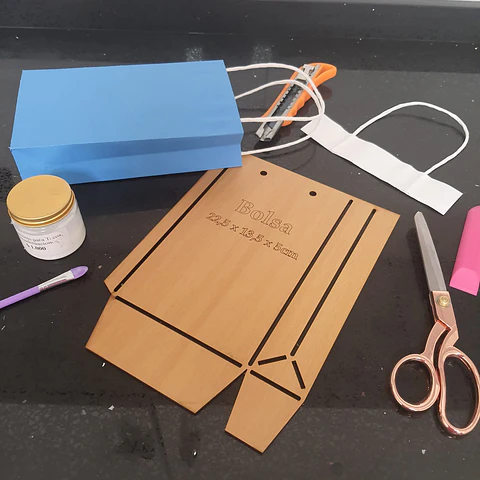 Molde para hacer bolsas A4