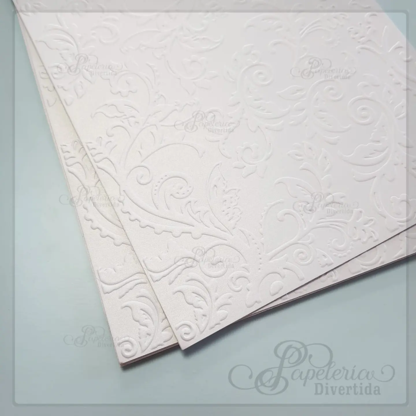 Cartulina Blanca Perlada Textura Swirl Floral 1