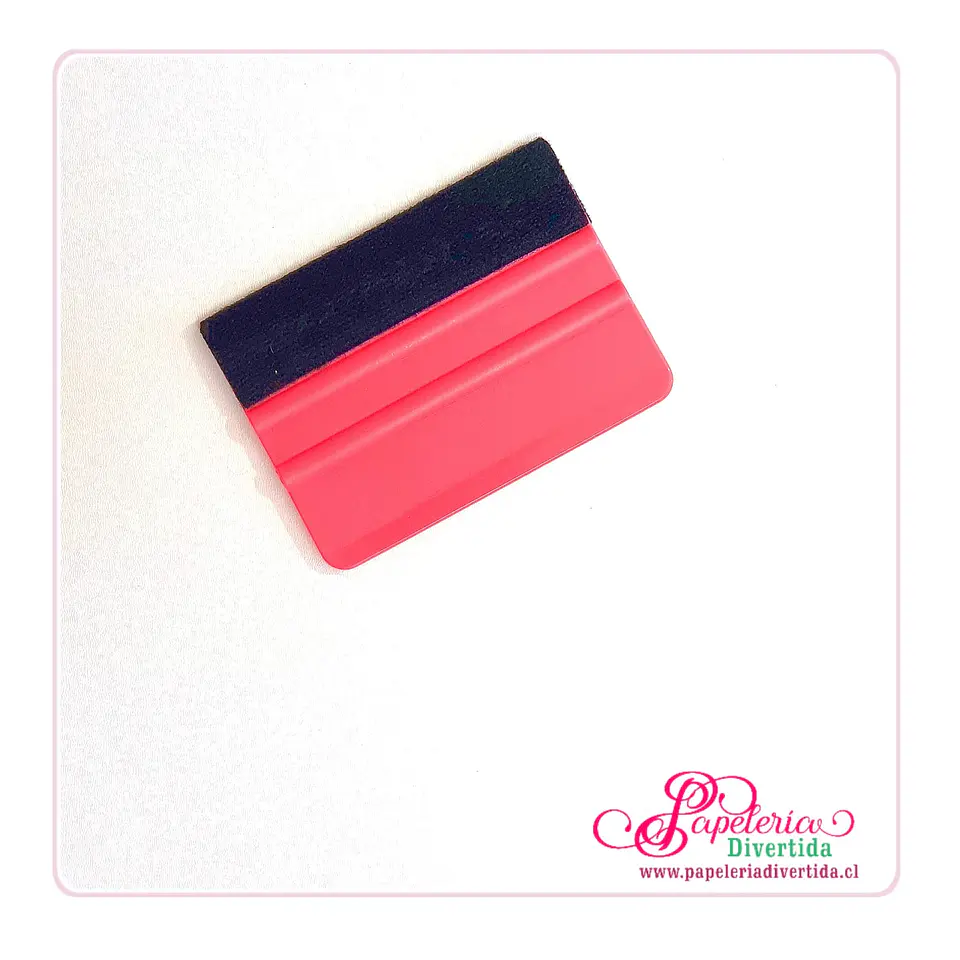 Paleta Rojo Neon con fieltro ideal para la aplicación de laminados o vinilos. 1