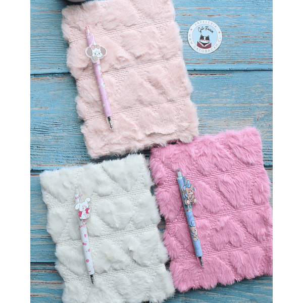 Libreta peluda diseño Corazón + Boligrafo