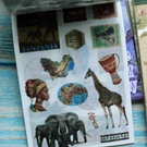 Libro de stickers y papel decorativo