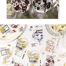 Libro de stickers con fondos y frases floreadas