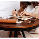 Cuaderno estilo Traveler’s Notebook o cuaderno viajero con cubierta de cuero sintético y bolsillos interiores