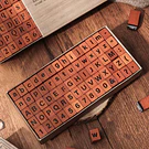 Set sellos de madera con letras (70 piezas)