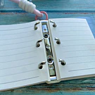 Mini binder con colgante