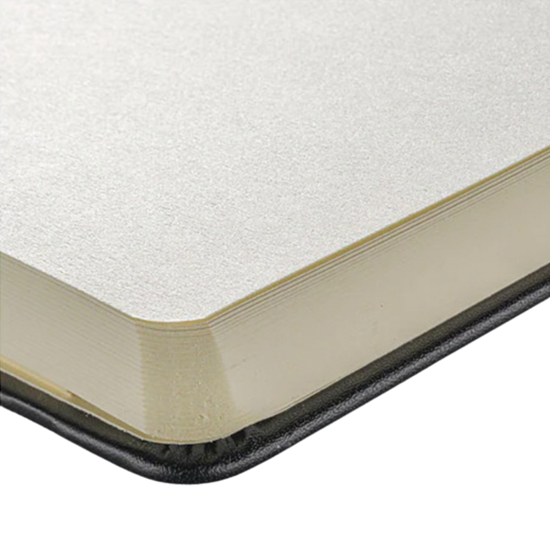 Libreta Hoja Crema 21 × 14,8 cm + Lápiz Pigma Micron PN Negro