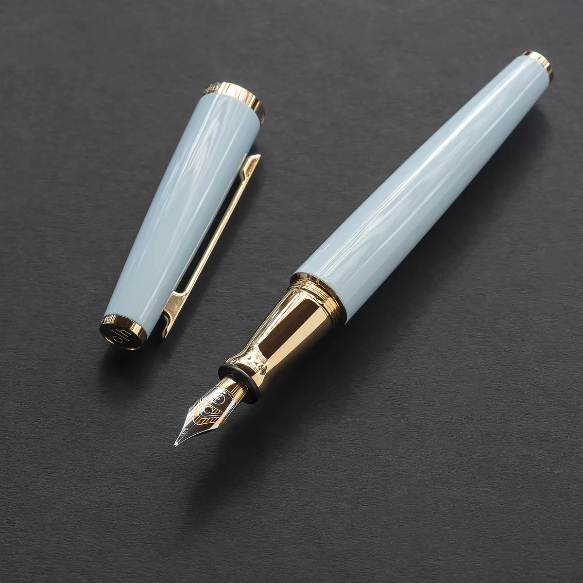 PLUMA BOLD
