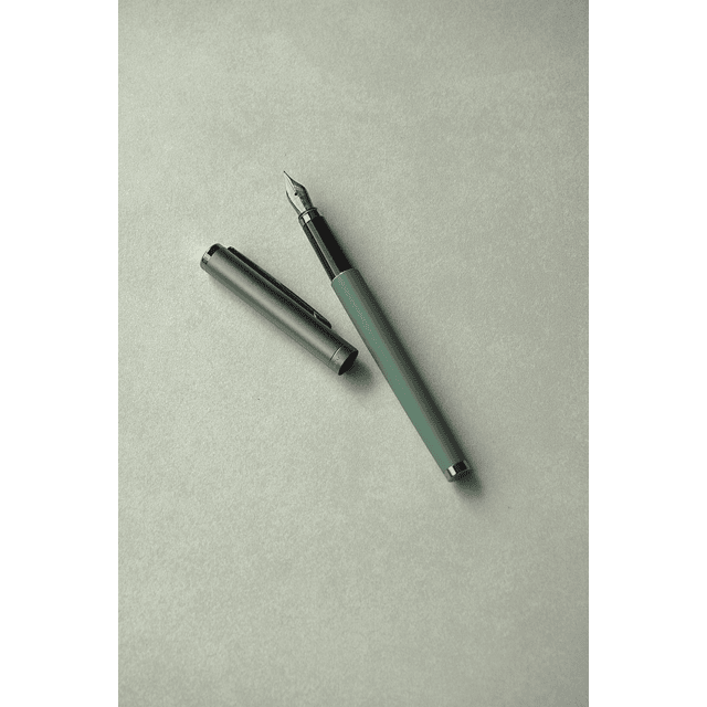 OTTO HUTT PLUMA D01 GREEN MATT