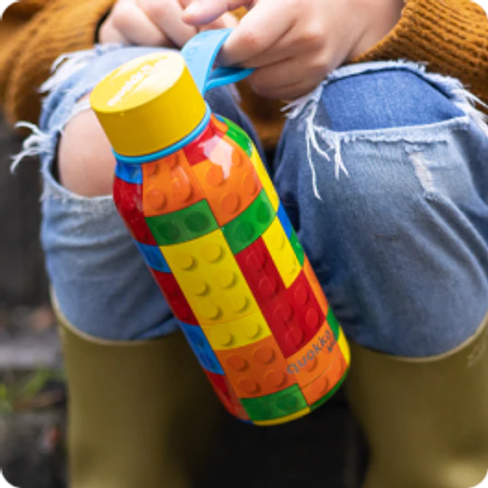 Quokka Kids Botella Térmica con Strap Bricks 330 ml. 