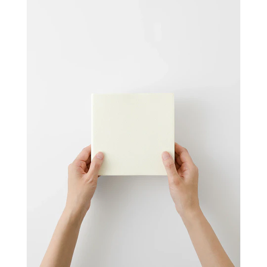 MD Notebook Diary 2027 (A5 Cuadrado) 1 Day 1 Page