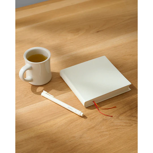 MD Notebook Diary 2027 (A5 Cuadrado) 1 Day 1 Page