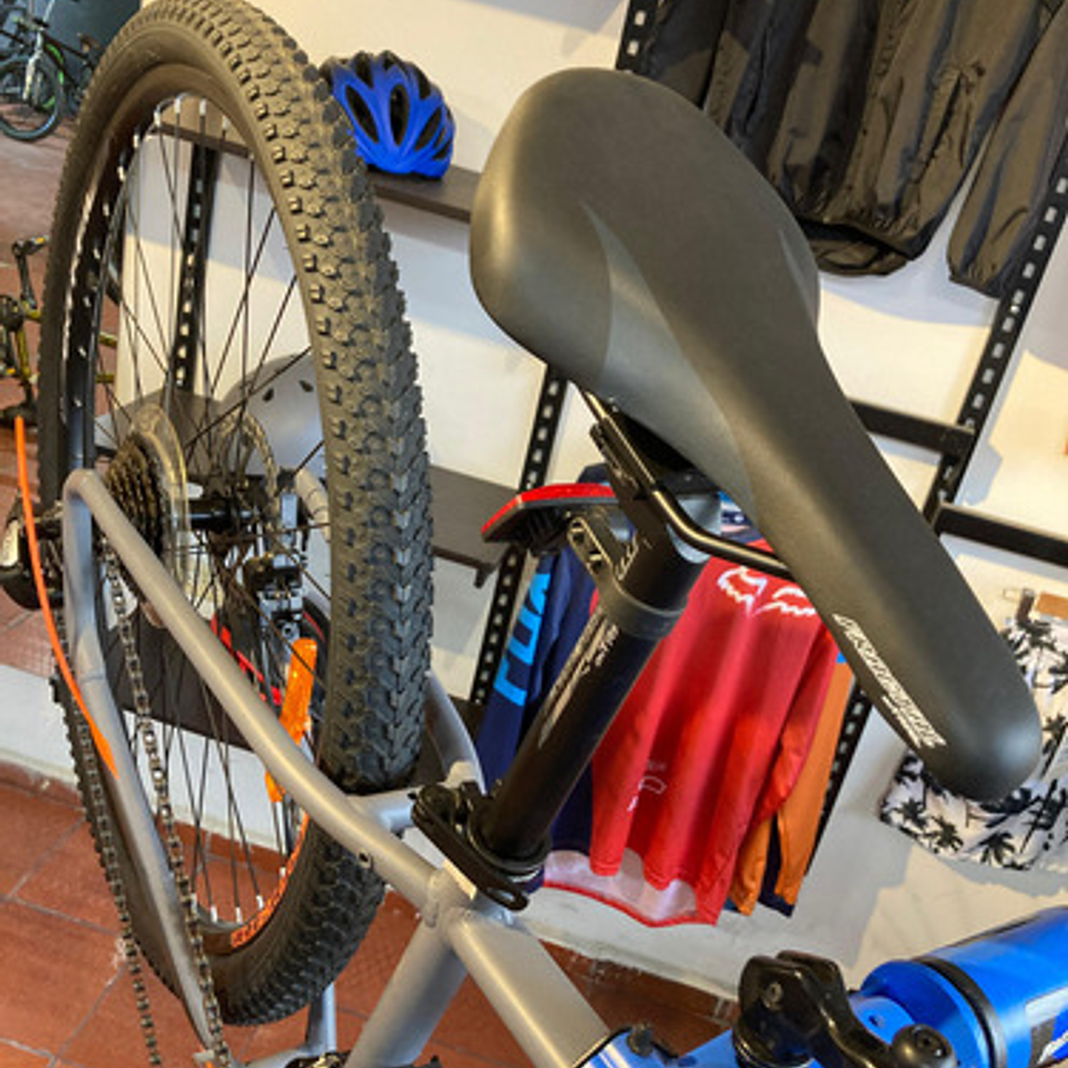 Bicicleta Ontrail Factral 3x8 Velocidades Rin 29  10