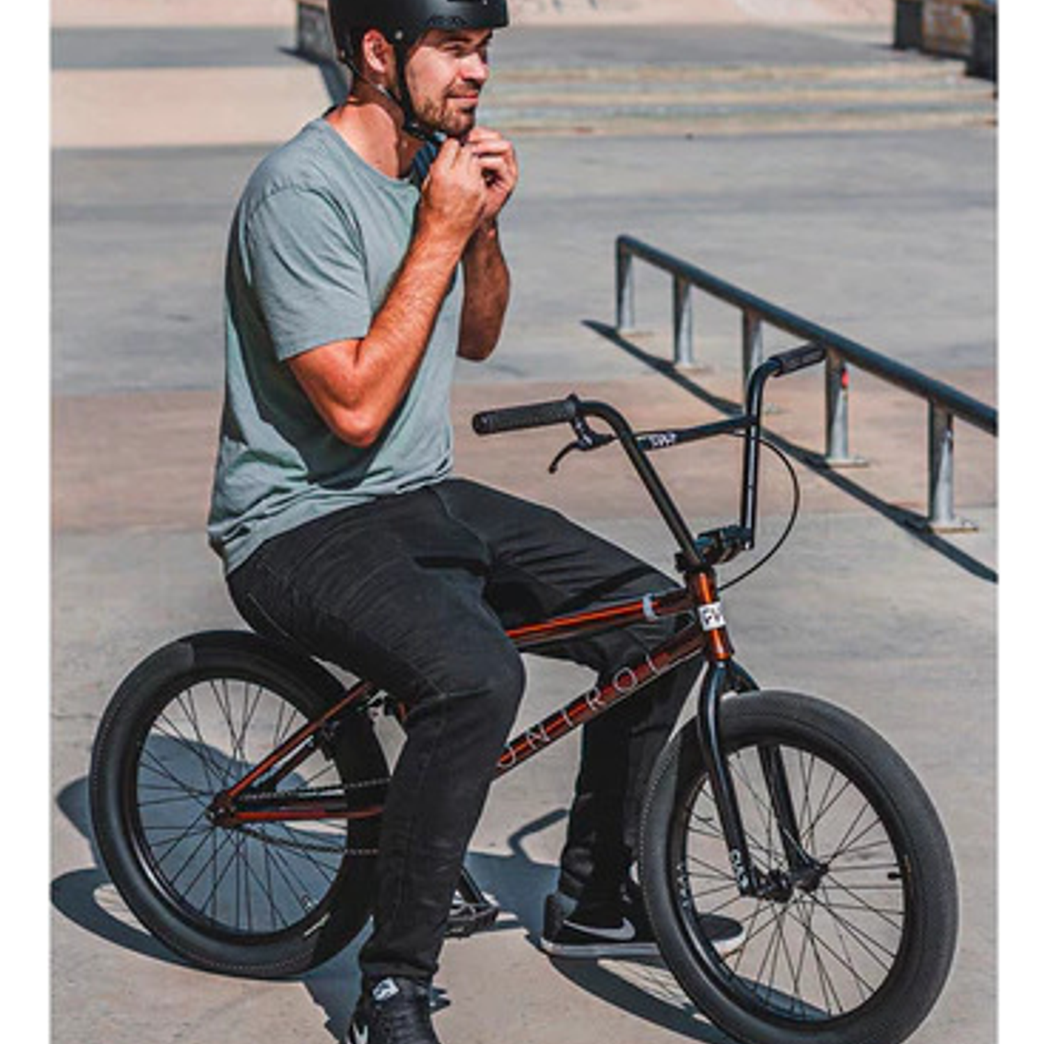 Casco Rekd Elite 2.0  10