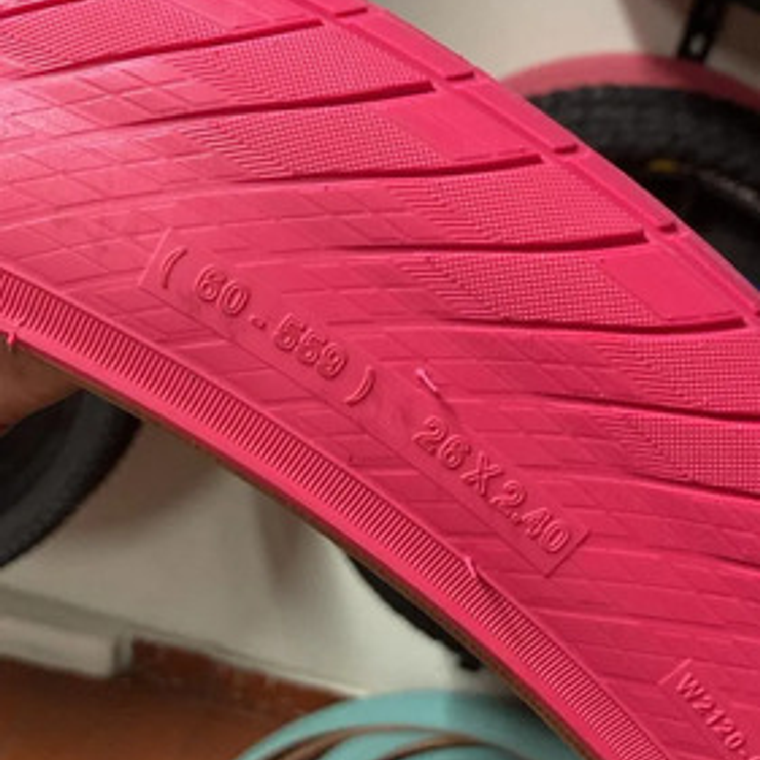 Llanta Wanda W2120 26x2.40  2