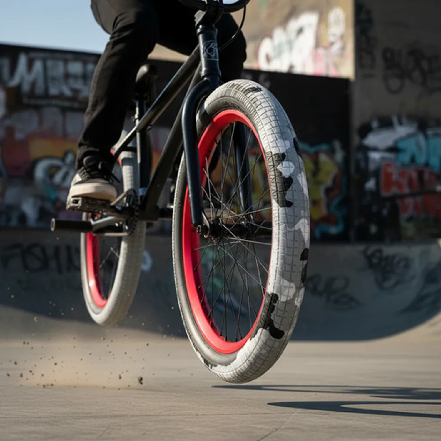 Llanta Innova Camuflado 20x2.40 Para Bmx Freestyle Gris Claro/blanco/negro 2