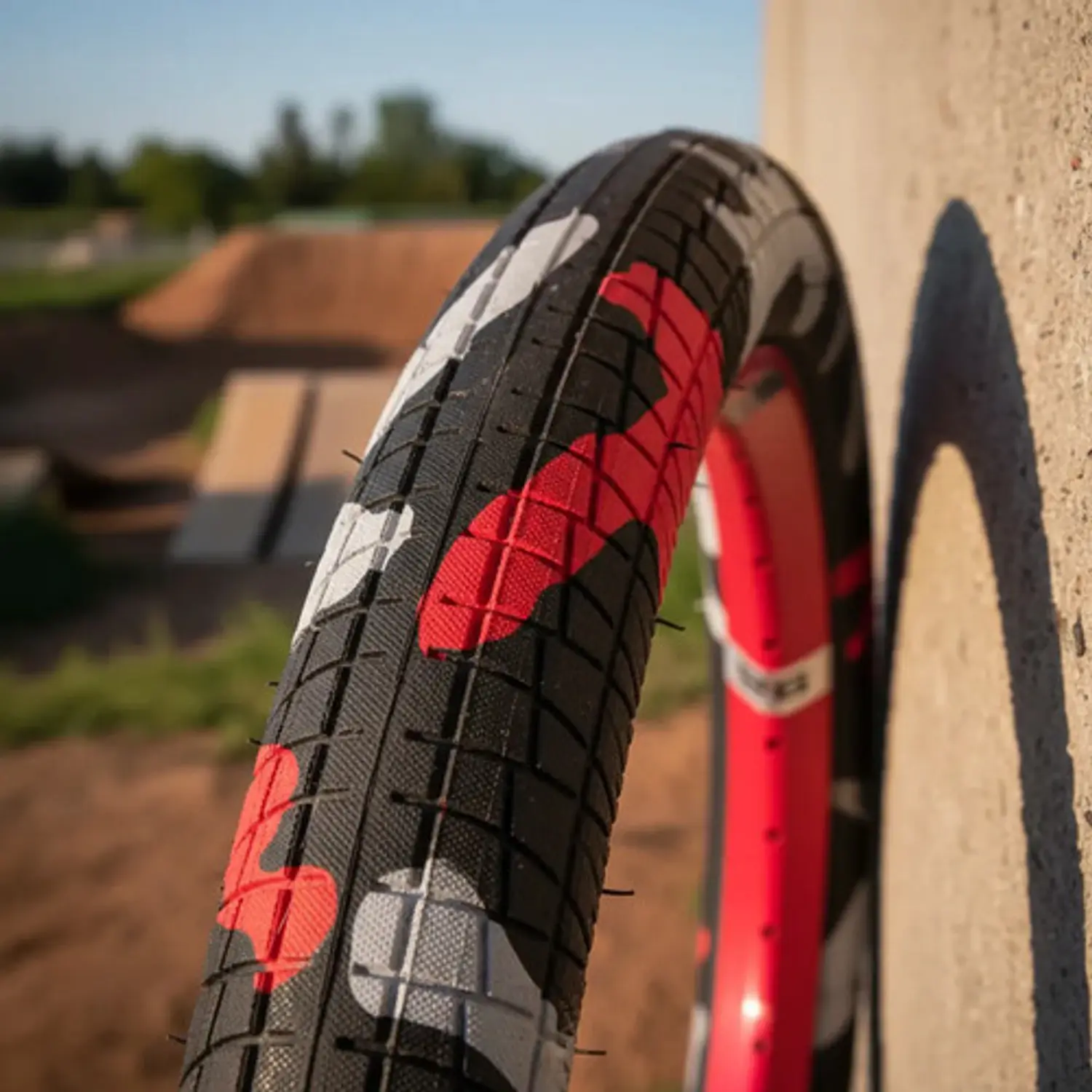 Llanta Innova Camuflado 27.5x2.30 Para Stunt O Dirt Jump 2
