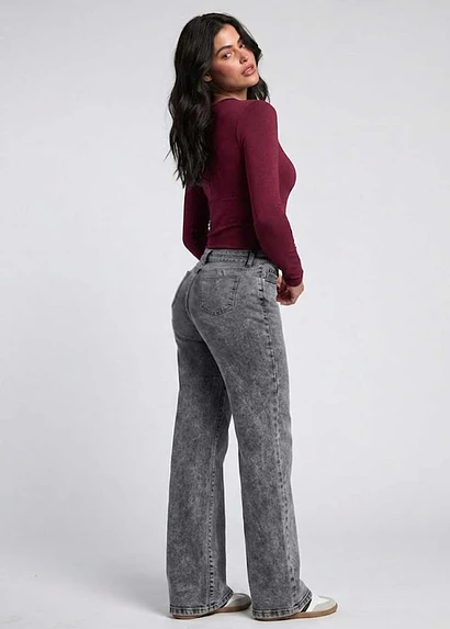 Jeans Pants Tiro Medio con Tachas 1913