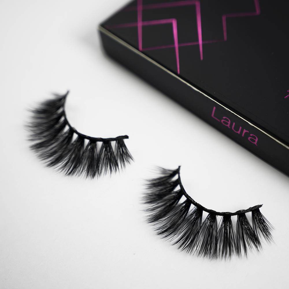 Pestañas Modelo Laura