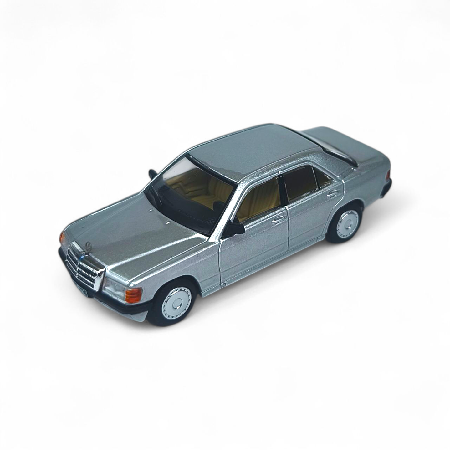 Mercedes Benz 190E A Escala 1:64 4