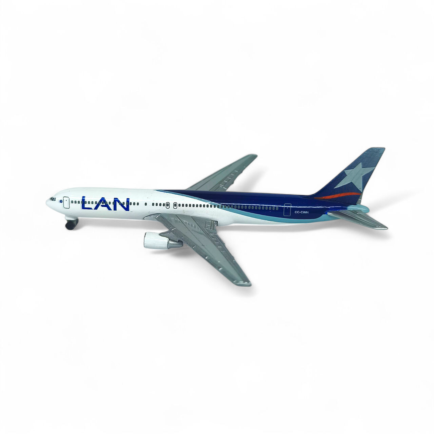 Boeing 767-300er A Escala Aerolinea LAN (Usado) 5