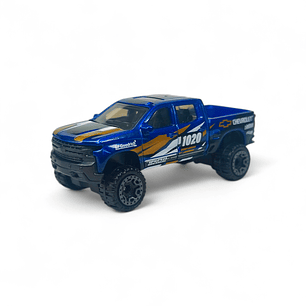 Chevrolet Silverado Trail Boss A Escala 1:64